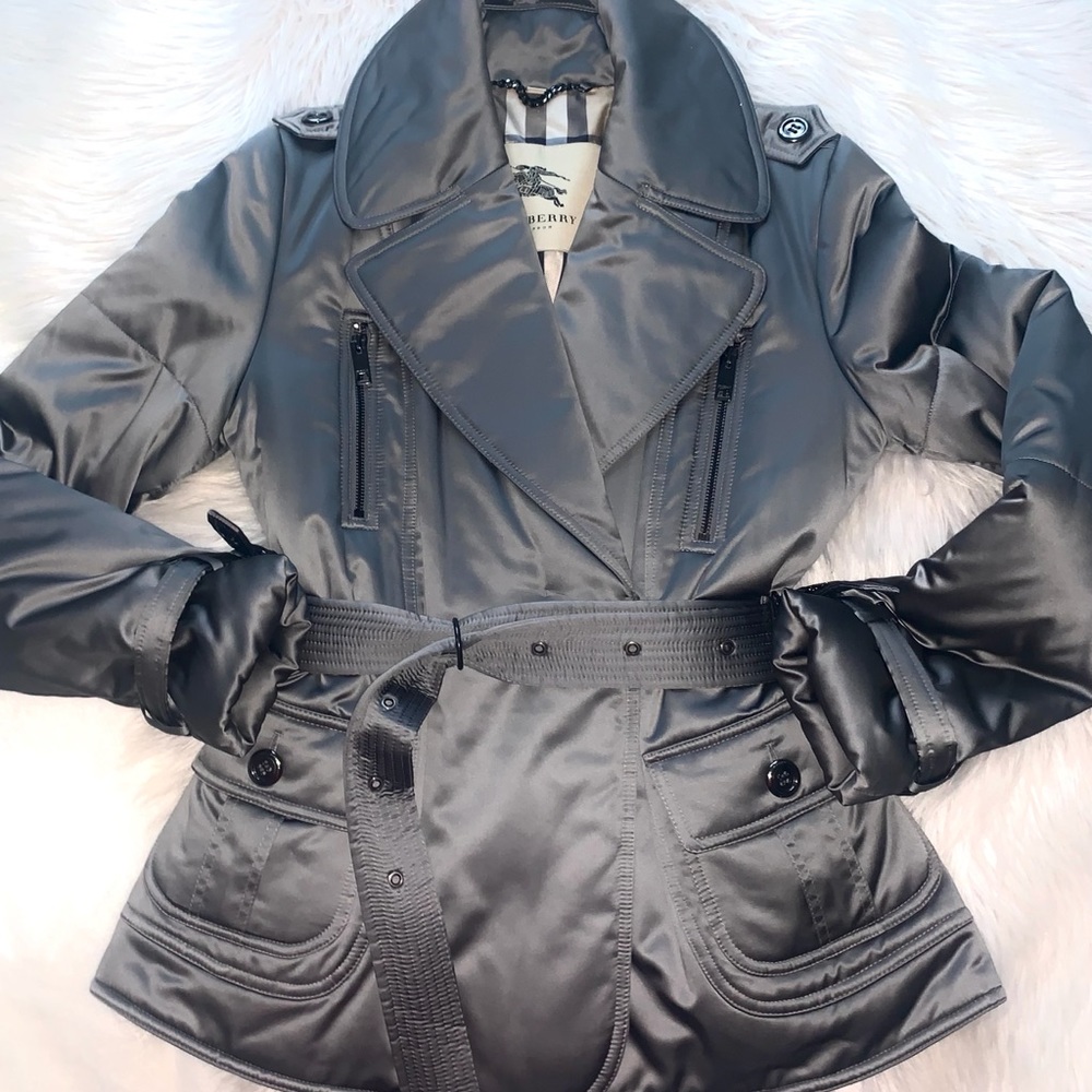 Burberry London Fitted Grey Coat with Waist Belt